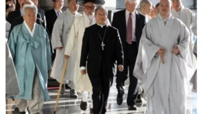 Enseñanzas de fortaleza en diversas religiones