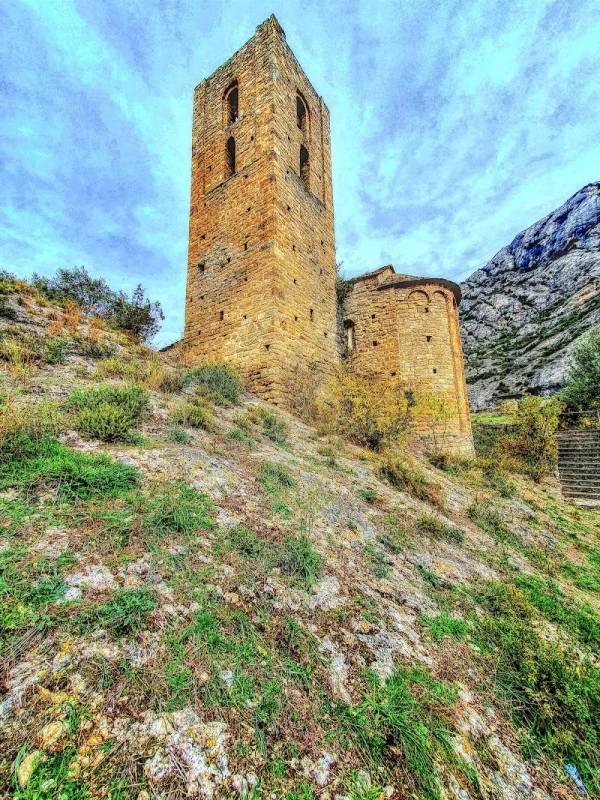 Iglesia de Sant Andreu del Castell d'Oliana