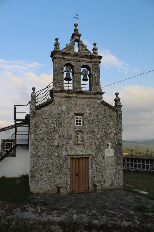 Igrexa de San Xoán de Larazo