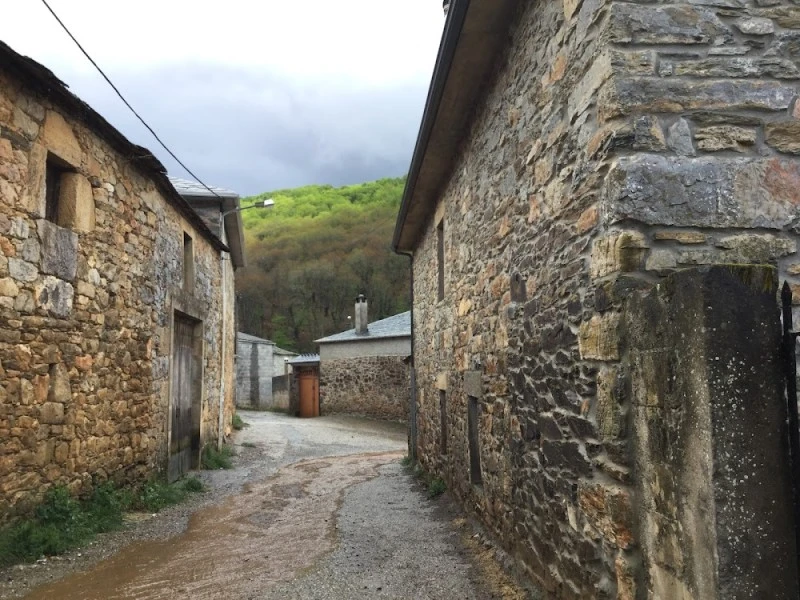 Igrexa de Santa María de Pol