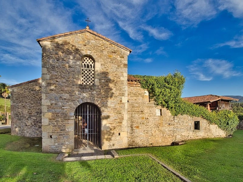 Iglesia de Santianes de Pravia