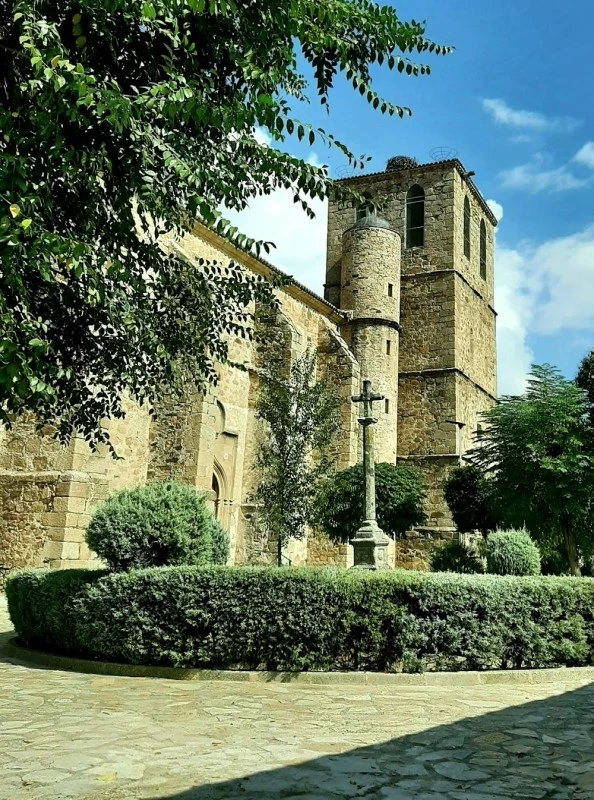 Parroquia San Pedro Advíncula de Casatejada