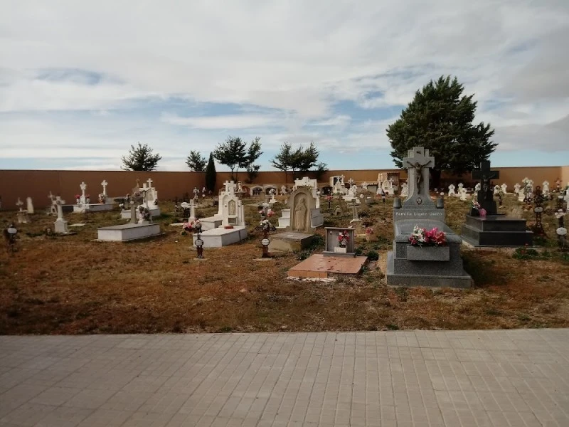 Cementerio El Pobo de Dueñas