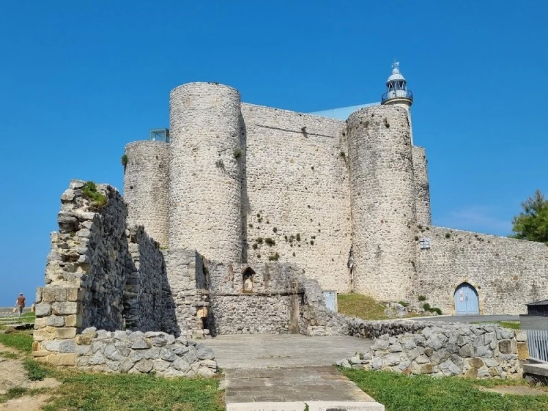 Iglesia de San Pedro (ruinas)