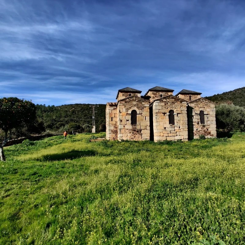 Iglesia de Santa Lucía del Trampal