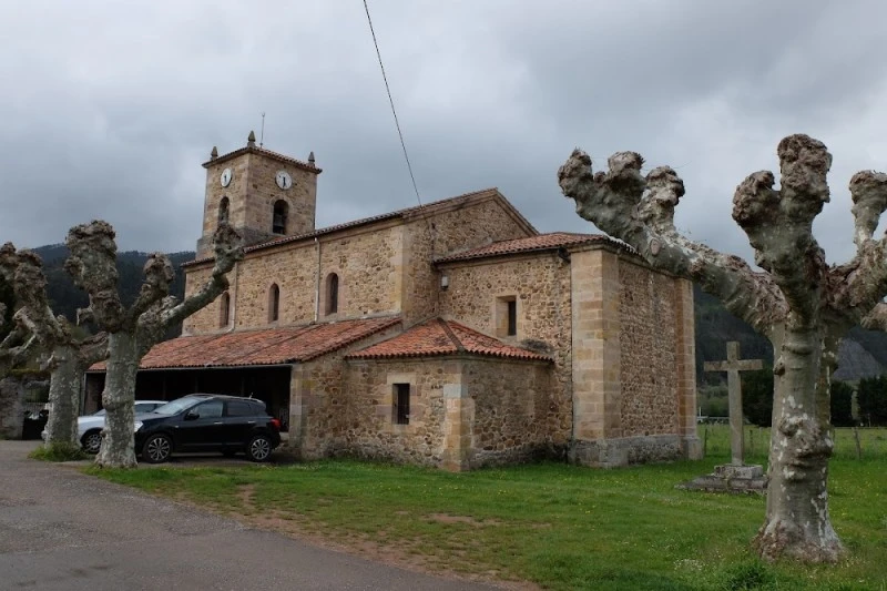 Iglesia de San Martín en Barros