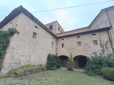 Iglesia de San Tirso
