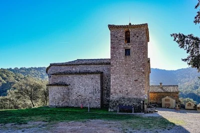 Iglesia de Sant Pere de Valldaneu