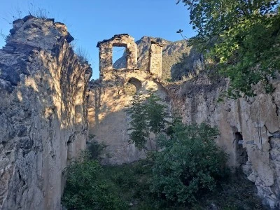 Iglesia de Santa Llogaia de Bellpui. Ruinas