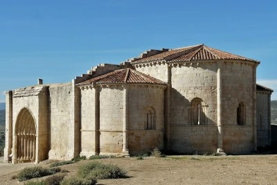 Iglesia de Santa María de la Varga (en ruinas)