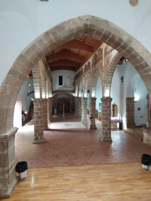 Iglesia Templaria de Santa María de la Encina / Centro de Interpretación de la Arquitectura Popular Extremeña