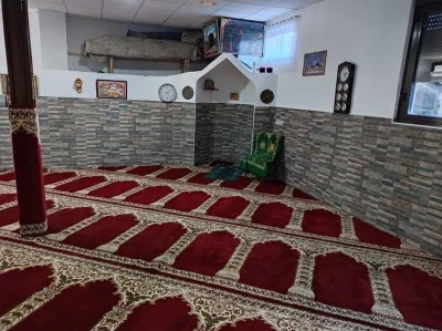MARKAZI JAMIA MEZQUITA FAIZAمرکزی جامح مسجد فیضان مدنیه(بمبیبرے سپین)