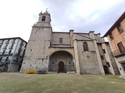 Zestoako Andre Mari Jaiokundearen Eliza/Parroquia De La Natividad De María Santísima De Cestona