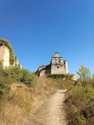Iglesia de San Pedro de Plágaro (Ruinas)