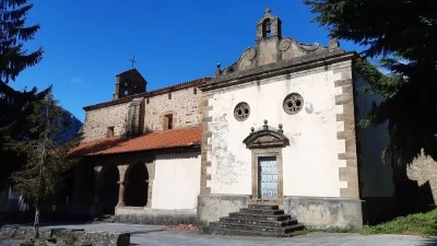 Colegiata de Santa María La Real de Tañes / Tanes
