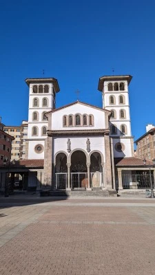 Iglesia de San Andrés de El Entrego