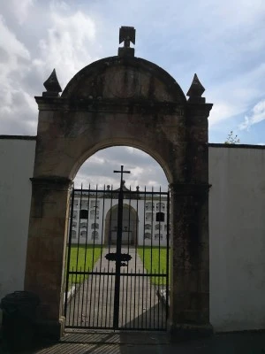 Iglesia de San Vicente de Grases