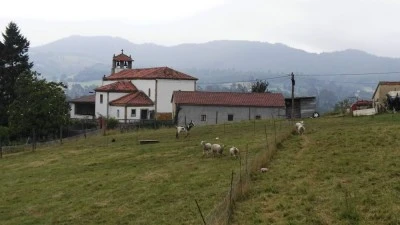 Iglesia de Santa Cruz de Llanera