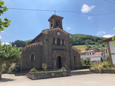 Iglesia de Santolaya de Uxo