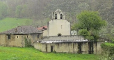 Iglesia parroquial de San Clemente (Ḷḷomes―Allande)