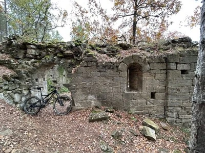 Ruinas de la ermita de San Miguel o de los Templarios