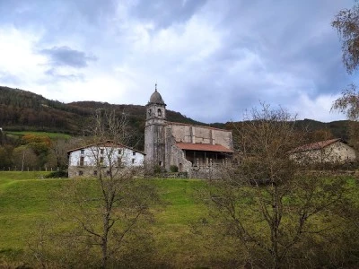 Jasokundeko Andre Mariaren Eliza Katolikoa/Parroquia católica de nuestra señora de la Asunción
