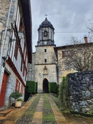 Tours-eko Mattin Deunaren Eliza/Iglesia de San Martín de Tours