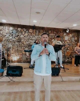 Iglesia Cristiana Evangélica A los Pies del Rey Águilas