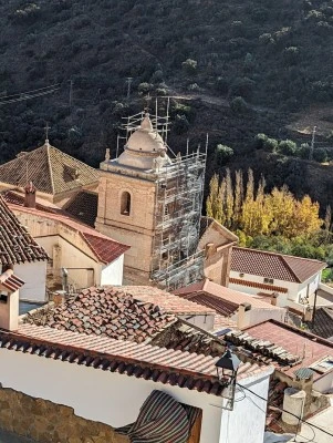 Iglesia de Laroya