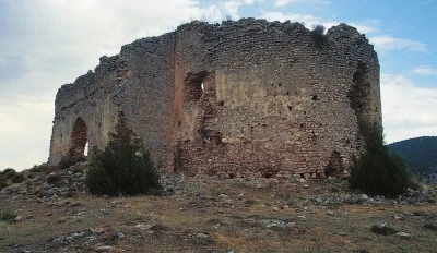 Iglesia de la villa antigua o de la Ermita del Castillo. Ruinas
