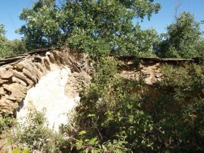 Iglesia de Santa Llúcia d'Aravell. Ruinas