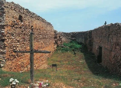 Iglesia de Santiago. Cementerio municipal