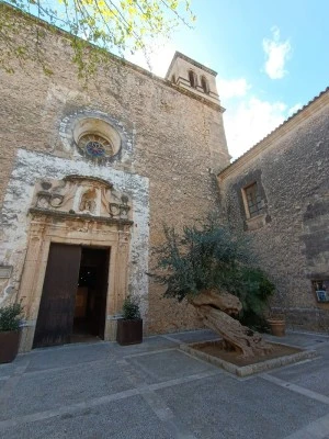 Iglesia De Nuestra Señora Del Roser