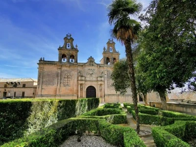 Basílica de Santa María de los Reales Alcázares