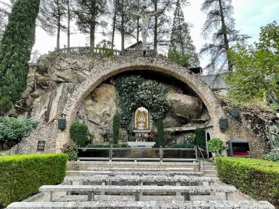Gruta de Nuestra Señora de Begoña
