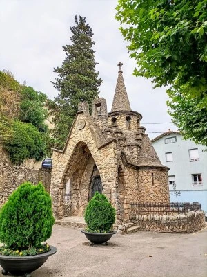 Capilla Modernista de San Miguel de la Roqueta