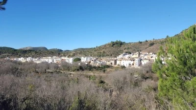 Ermita en Algimia de Almonacid y vistas