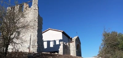 Iglesia de Barrios de Colina