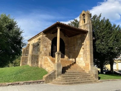 Dolmen y Capilla de Santa Cruz